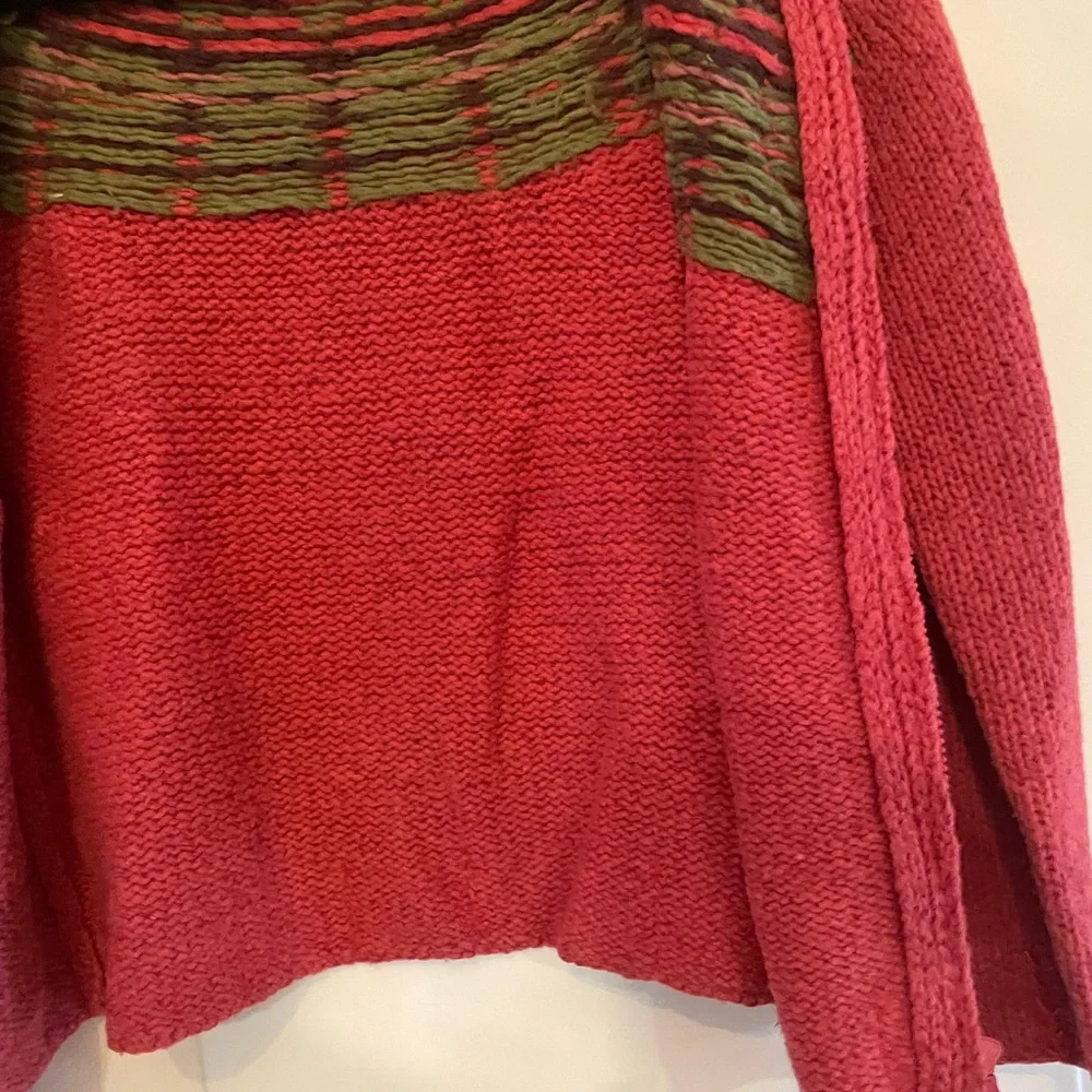 Women's Red Patterned Sweater - Picture 5 of 8